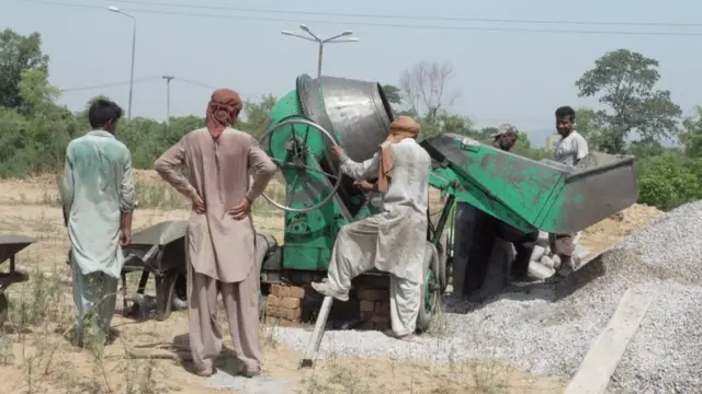 सैदपूर मंदिर बांधकाम