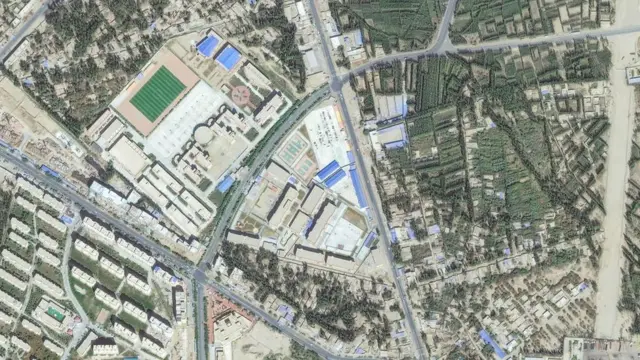 Imagemcódigo bônus f12satélitecódigo bônus f122019código bônus f12uma áreacódigo bônus f12Xinjiang, na China, onde foram construídos camposcódigo bônus f12'reeducação' para a minoria uigur