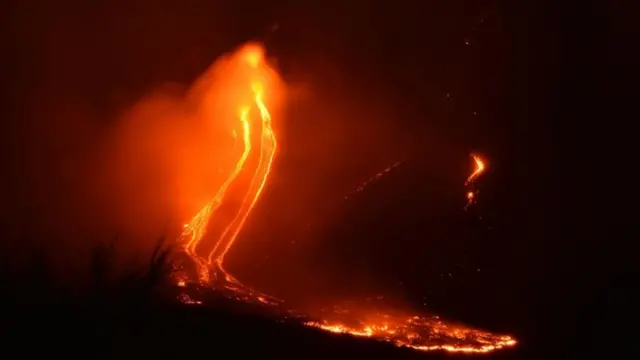 فوران گدازه‌ها