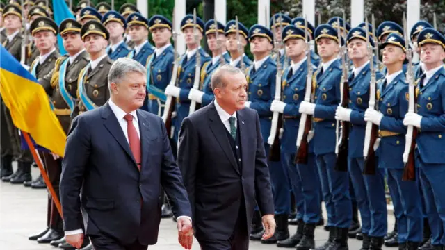 Cumhurbaşkanı Erdoğan, Ukrayna'da resmi törenle karşılandı