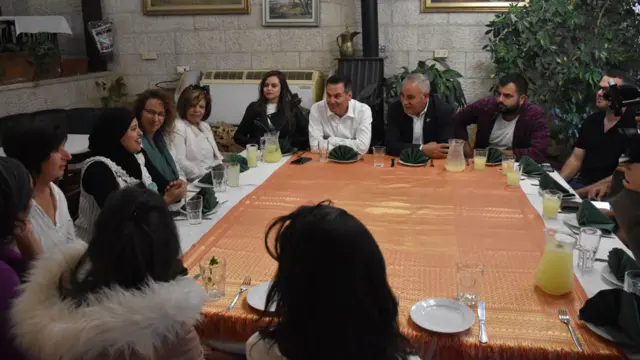 Reunión en Abu Ghosh
