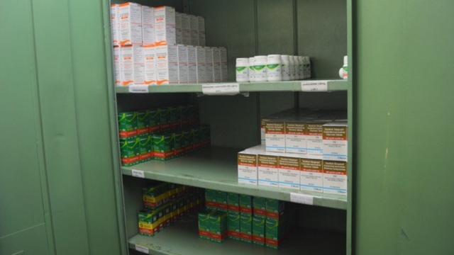 Armáriopoker miraremédios para vírus do HIV