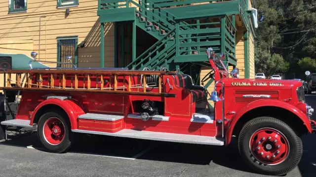 Parte trasera de la taberna Molloy's en Colma, California