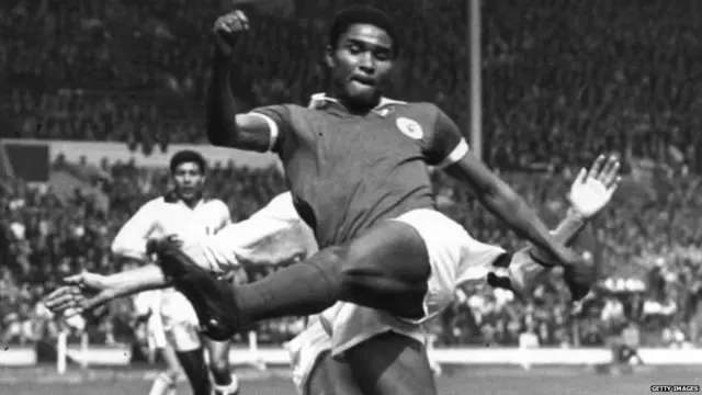 ਯੂਸੇਬਿਓ, ਫੁੱਟਬਾਲ