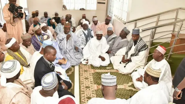 Gwamnan jihar Kano Abdullahi Umar Ganduje yayin da ya halarci addu'o'in musamman da aka yi don fatan Allah Ya kawo Shugaba Muhammadu Buhari lafiya, shugaban ya kai ziyarar kwana biyu jihar ne a ranar Laraba