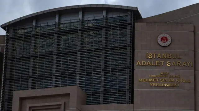 İstanbul Adalet Sarayı'nın dış görünüşü