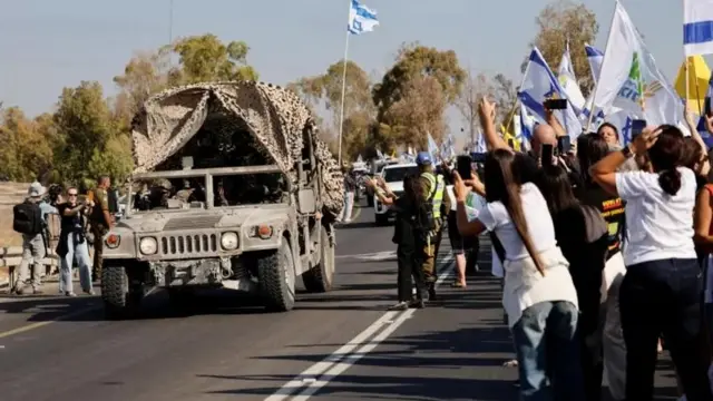 Військовий конвой перевозив заручників до пункту прийому