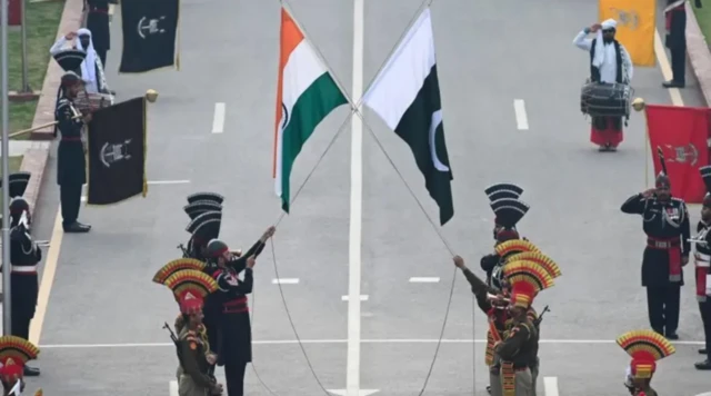 பத்தாண்டுகளில் முதன்முறையாக பாகிஸ்தான் செல்லும் இந்திய வெளியுறவு அமைச்சர் - உறவு மேம்படுமா?