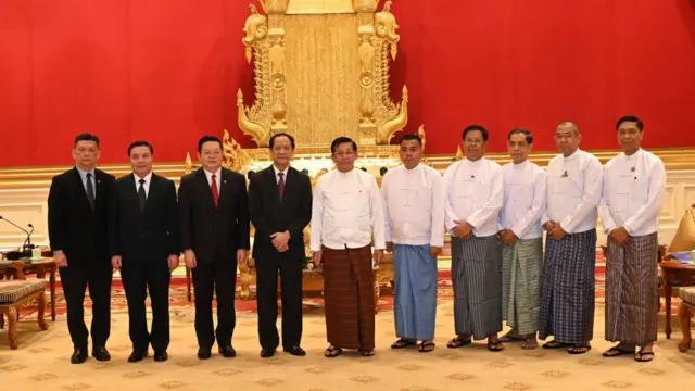 အာဆီယံ အထူးကိုယ်စားလှယ်တွေ နဲ့ ဗိုလ်ချုပ်မှူးကြီး မင်းအောင်လှိုင် တို့ နေပြည်တော်မှာ တွေ့ဆုံ