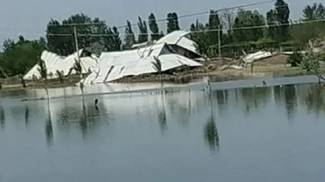 Сардоба сув омбори ёрилиши оқибатида сув остида қолган уй