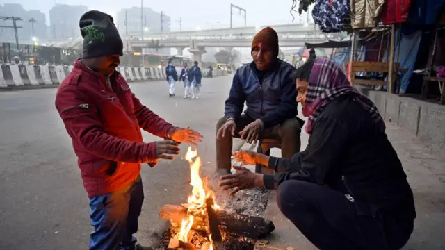 ਪੰਜਾਬ ਸਣੇ ਪੂਰੇ ਉੱਤਰ ਭਾਰਤ 'ਚ ਕੜਾਕੇ ਦੀ ਠੰਢ