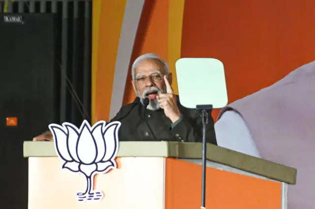 नरेंद्र मोदी 