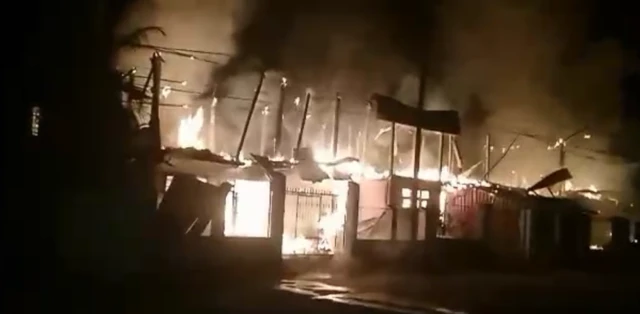 ညောင်ပင်ကြီးရပ်ကွက်က နေအိမ်တချို့ ကို စစ်တပ်မီးရှို့တယ်လို့ဆို 