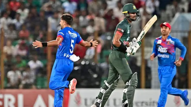 নাইম শেখ আউট হয়ে ফিরে যাচ্ছেন