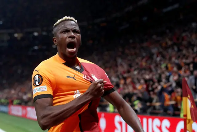 Victor Osimhen, Galatasaray formasıyla geçen sezon 41 maçta 37 gol atıp, 8 asist yapmıştı