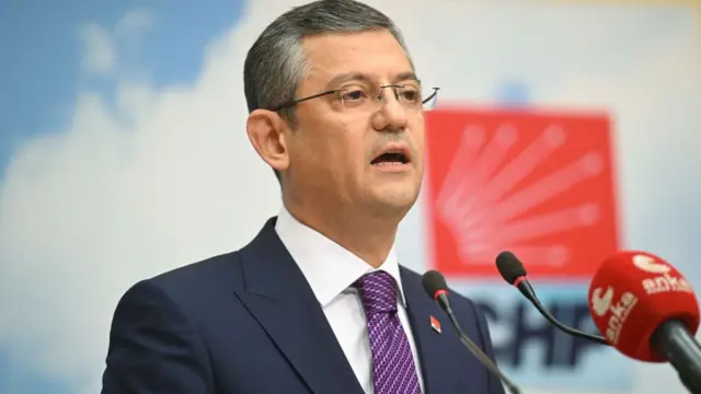 CHP Grup Başkanı Özgür Özel: Grup Başkanlığını fiilen bırakıyorum - BBC News Türkçe