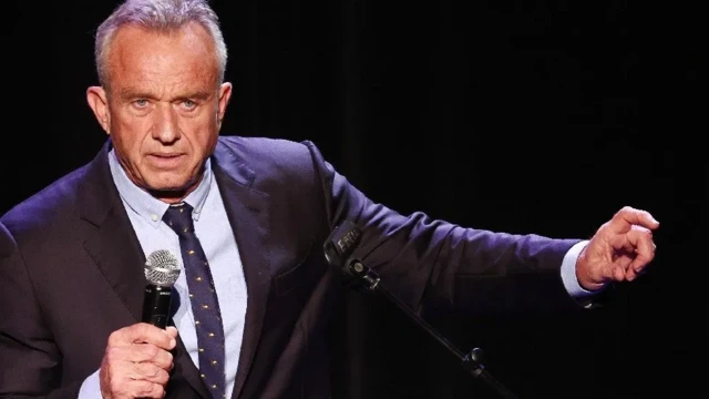 رابرت اف کندی جونیور تلاش می‌کند نام خود را در برگه‌های رای ویسکانسین درج کند