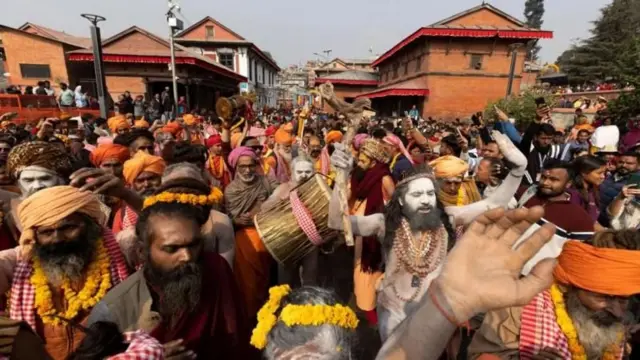 शिवरात्रिमा ठूलो सङ्ख्यामा भारतीय महन्थ र सन्तहरू पशुपतिनाथ मन्दिरमा आउने गर्छन्