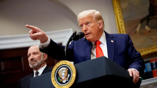 डोनाल्ड ट्रंप