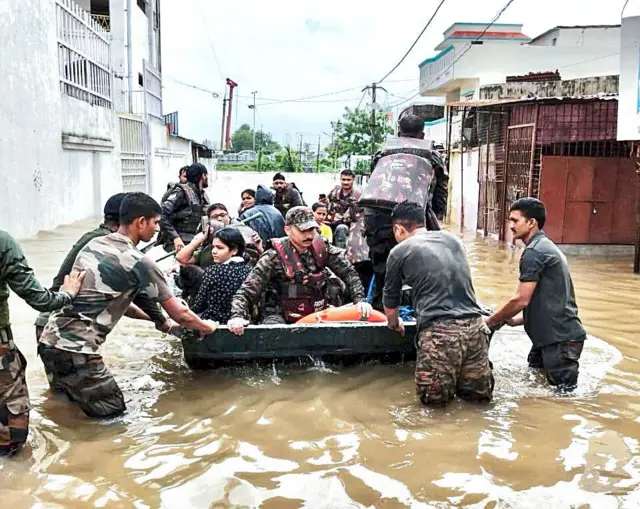 વડોદરામાં પૂર આવ્યા
