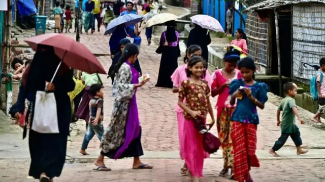 ১৯৯২ সালের পর থেকে যেসব রোহিঙ্গা সীমান্ত পার করে বাংলাদেশে এসেছে তাদেরকে আর শরণার্থী হিসেবে স্বীকৃতি দেয়া হয়নি।