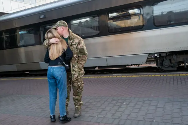 রাশিয়ার সঙ্গে যুদ্ধ শুরু হওয়ার পরে ইউক্রেণের সেনা সদস্যদের বিনা খরচে বীর্য সংরক্ষণের সুবিধা দেওয়া হয় - প্রতীকী ছবি