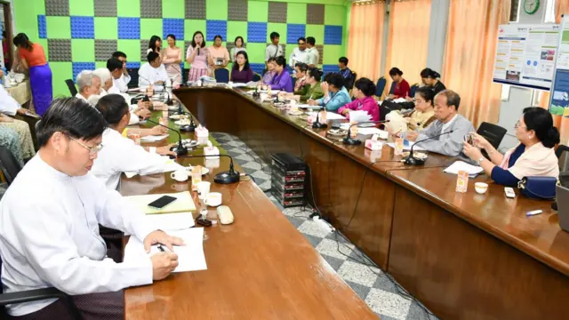 ၂၀၂၄ ခုနှစ် မတ်လတုန်းက ရန်ကုန်မှာ ပုဂ္ဂလိကကျောင်းတွေရဲ့ မှတ်ပုံတင်စိစစ်ရေးလုပ်ဆောင်နေတဲ့မြင်ကွင်း 