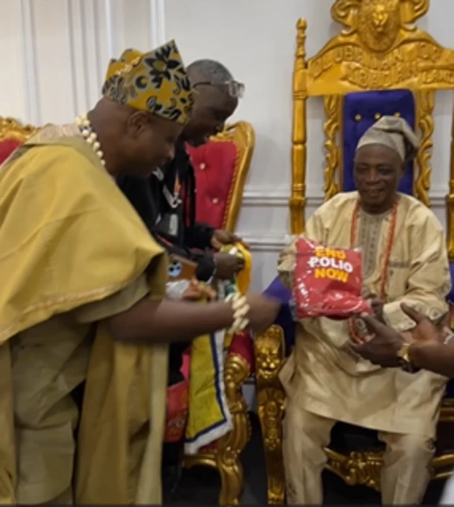 Olubadan ilẹ Ibadan, ọba Rasheed Adewolu Ladoja gbalejo Olatunji Okedeyi, ni kete to gunlẹ silu Ibadan, tii se ilu abinibi rẹ.