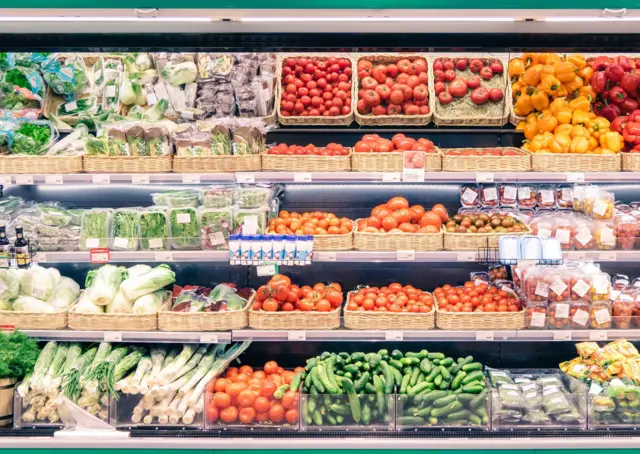 سوپر مارکٹ میں سبزیاں