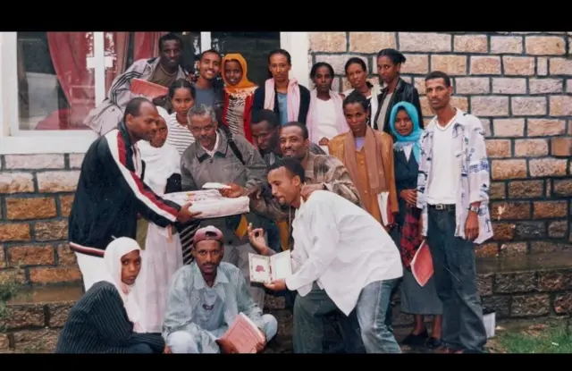 መምህር ታደሰ ምስ ተመሃሮኡ