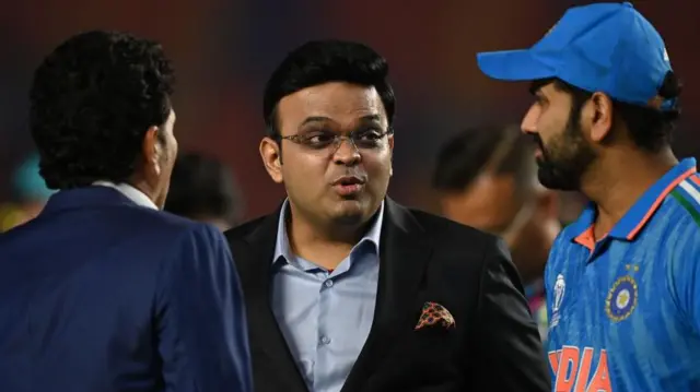 2019 වසරේදී ජේ ෂා ඉන්දීය ක්‍රිකට් පාලක මණ්ඩලයේ ලේකම් තනතුරට පත්විය.