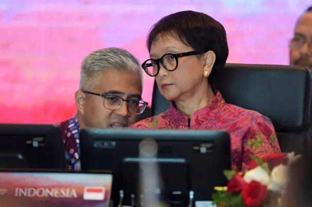 အင်ဒိုနီးရှားနိုင်ငံခြားရေးဝန်ကြီးရက်တီနိုမာဆုဒီ