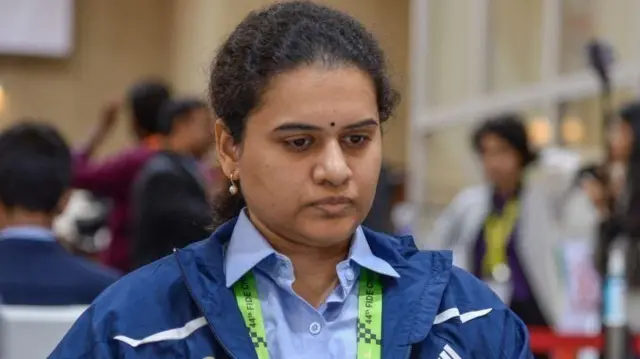 ભારતનાં કોનેરુ હમ્પીએ વર્લ્ડ રૅપિડ ચેસ ચૅમ્પિયનશિપનો ખિતાબ પોતાના નામે કરી લીધો છે
