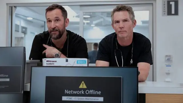 Кадр із серіалу "Пітт"