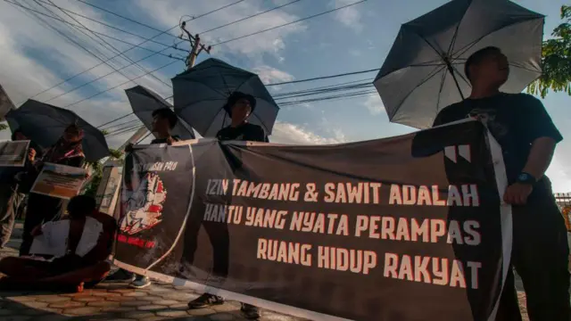 Aksi Kamisan menolak tambang di Palu, Sulawesi Tengah