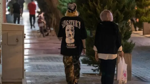 جنبش زن زندگی آزادی و نافرمانی مدنی زنان علیه حجاب اجباری