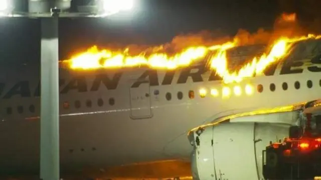 ஜப்பானில் 2 விமானங்கள் மோதல்