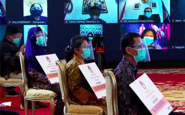 Pemerintah memberikan kompensasi kepada 215 korban dari 40 aksi terorisme masa lalu pada pertengahan Desember 2020, termasuk Chusnul Chotimah.