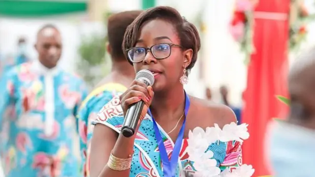 Umuvugiziwa prezida w'Uburundi, Gatoni Rosine Guilene ariko arashikiriza ijambo