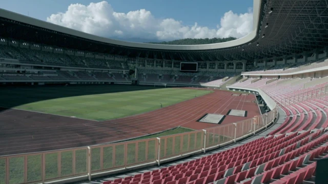 Stadion Lukas Enembe, PON Papua, gizi buruk, Dana Otsus Papua, Program Bangga Papua