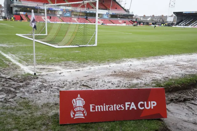 kup utakmica u engleskoj po blatu