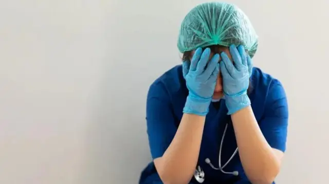 Ilustrasi tenaga kesehatan mengalami depresi.