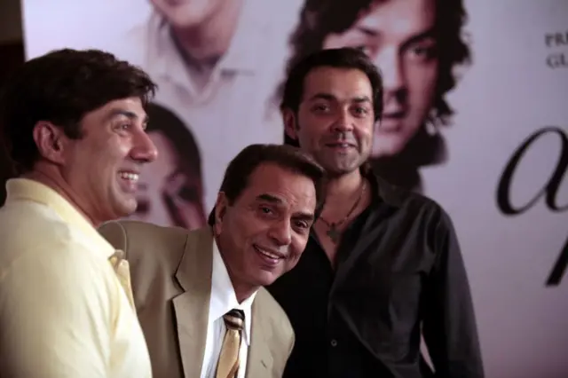 બીબીસી ગુજરાતી, ગુજરાત, બીબીસી, અમદાવાદ, ધર્મેન્દ્ર, બોલીવૂડ, ફિલ્મજગત, ફિલ્મ