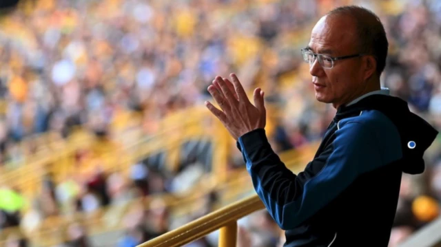 Guo Guangchang adalah pemilik klub sepakbola UK Wolverhampton Wanderers dan Ketua klub internasional Fosun