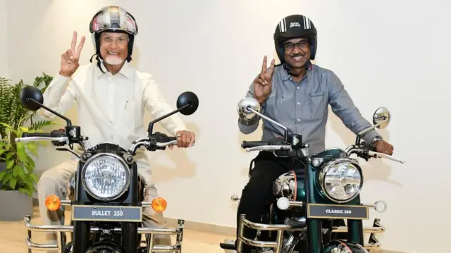 బుల్లెట్ బైకుపై చంద్రబాబునాయుడు
