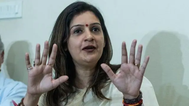 બીબીસી ગુજરાતી રણવીર ઇલાહાબાદિયા જાવેદ અખ્તર સમય રૈના ફડનવીસ કોમેડી શો