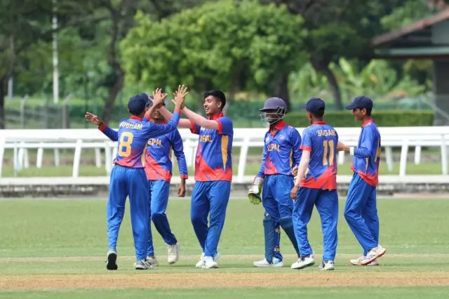 युवा खेलाडीहरू