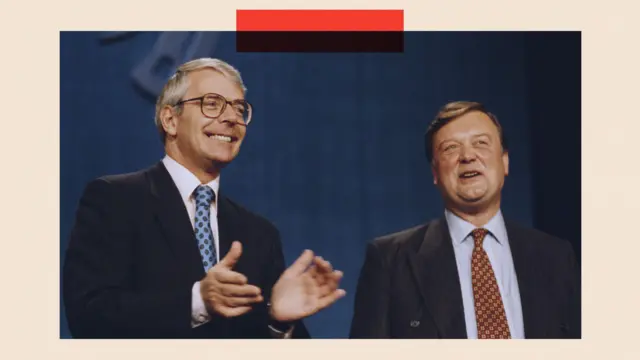 El exprimer ministro británico John Major (izquierda) y su ministro de Hacienda, Kenneth Clarke.
