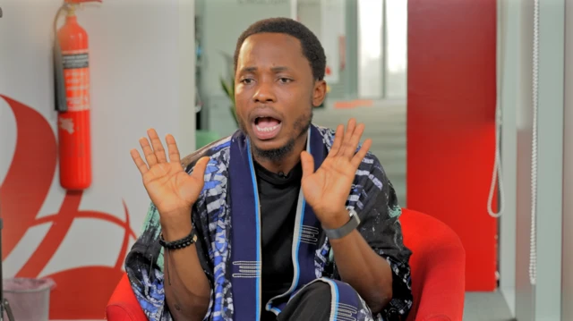 Bayo Omoboriowo, ayaworan aarẹ Buhari