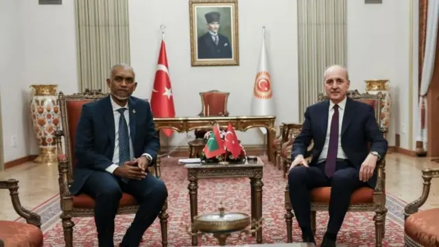 துருக்கி தேசிய சட்டமன்றத்தின் சபாநாயகருடன் முகமது முய்சு